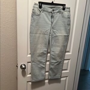 Chico's Classic Light Wash Straight Leg Cropped Jeans